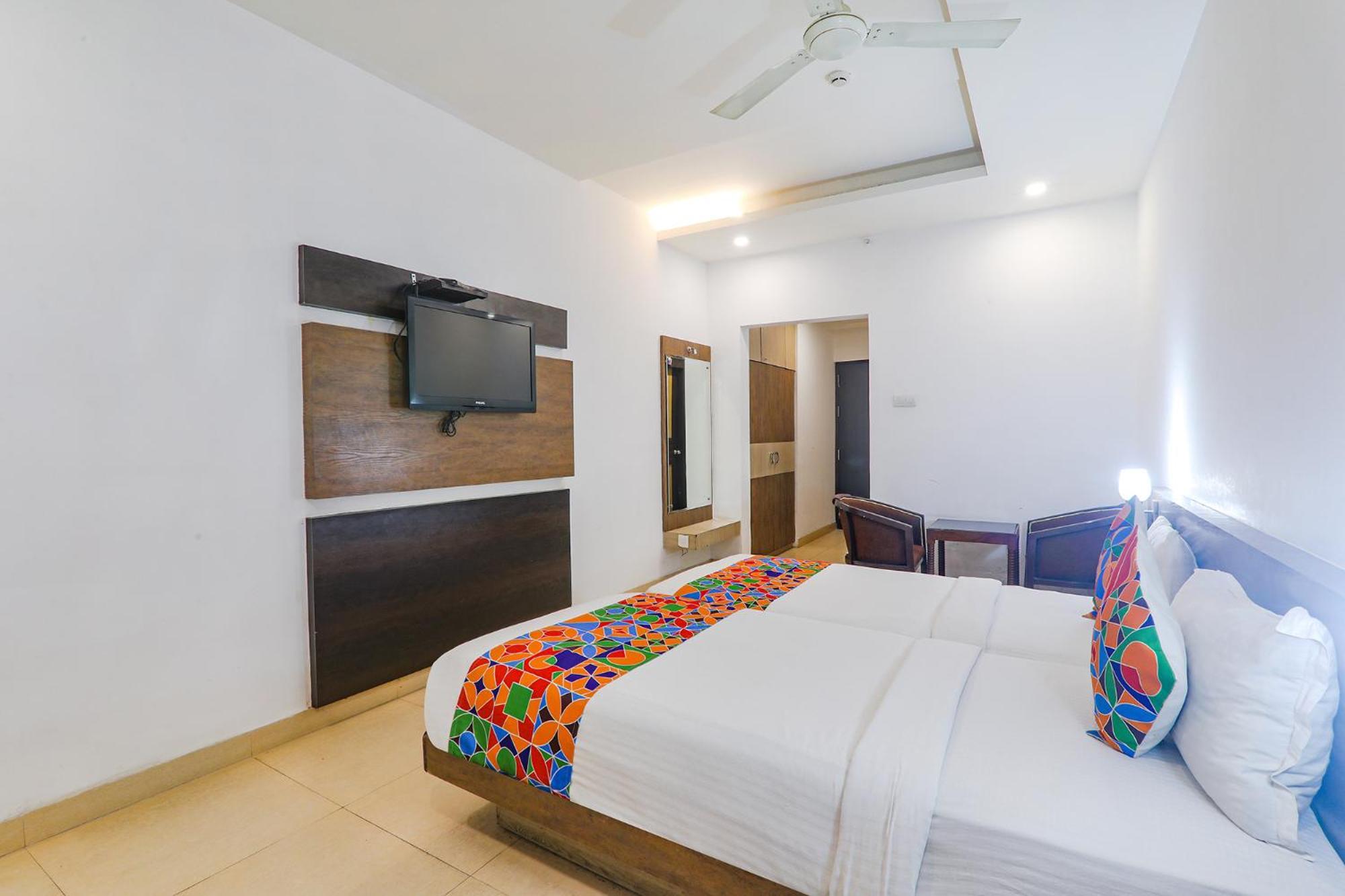 Fabhotel Prime The Continental Лакхнау Экстерьер фото