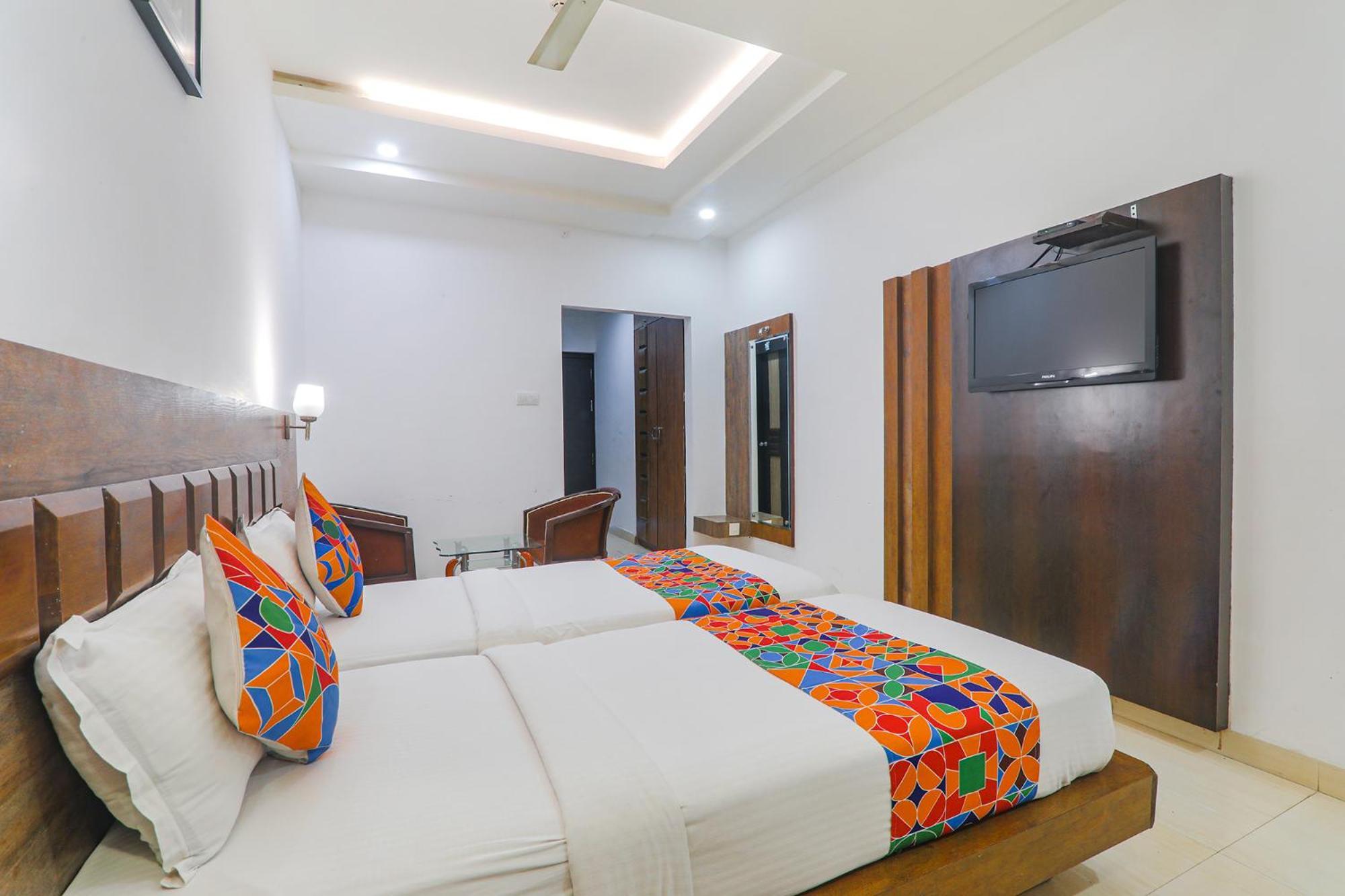 Fabhotel Prime The Continental Лакхнау Экстерьер фото