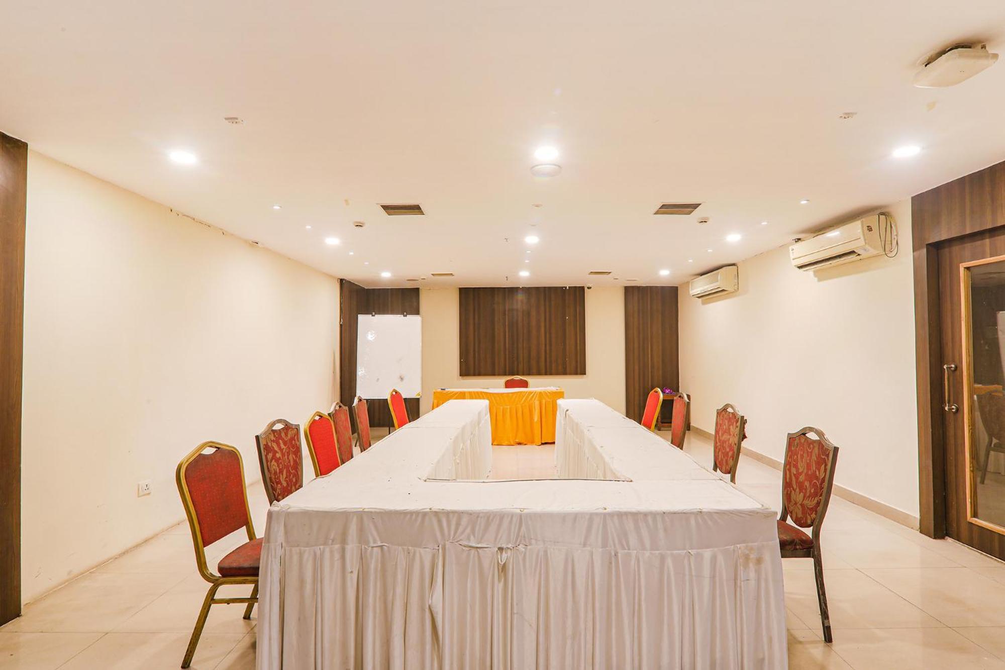 Fabhotel Prime The Continental Лакхнау Экстерьер фото